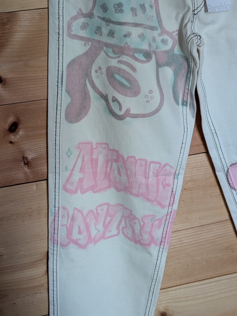 Bershka Cream/White Jeans with Pink & Muted Green Print *30 *NWT - Picture 4 of 5